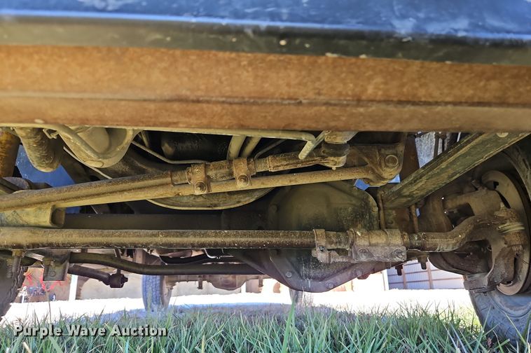 image for item LB9600 2002 Ford F250 Super Duty  SuperCab pickup truck