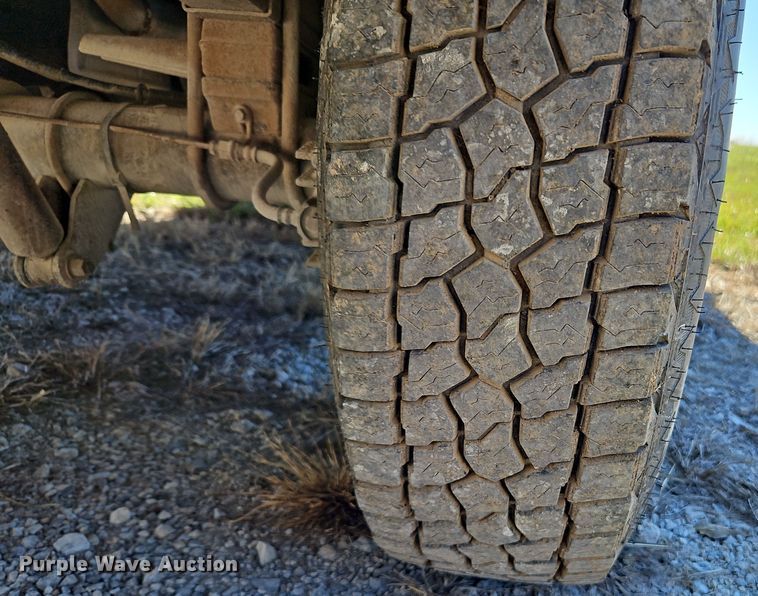 image for item LB9600 2002 Ford F250 Super Duty  SuperCab pickup truck