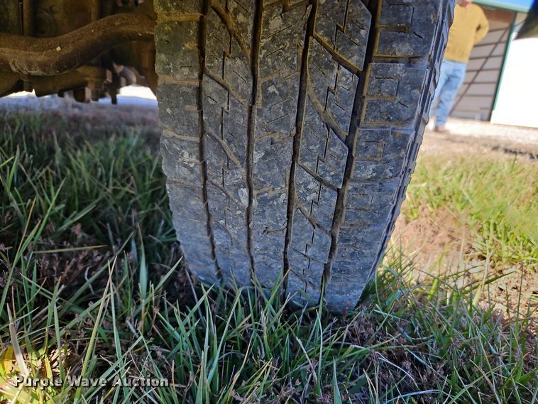 image for item LB9600 2002 Ford F250 Super Duty  SuperCab pickup truck