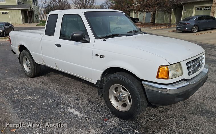 image for item LB9612 2001 Ford Ranger  Crew Cab pickup truck