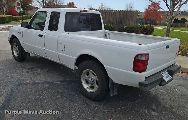 image for item LB9612 2001 Ford Ranger  Crew Cab pickup truck