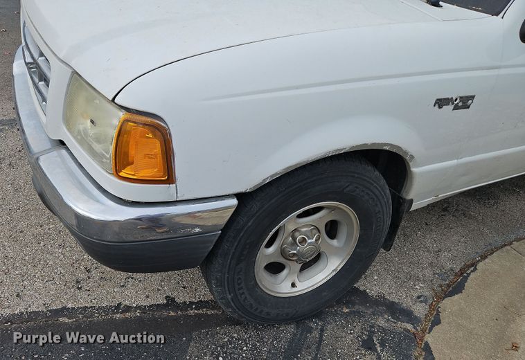 image for item LB9612 2001 Ford Ranger  Crew Cab pickup truck