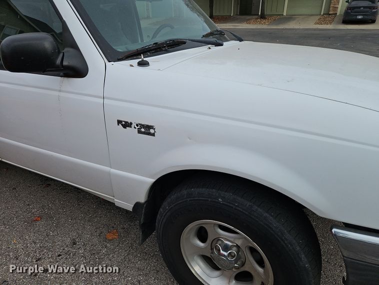 image for item LB9612 2001 Ford Ranger  Crew Cab pickup truck