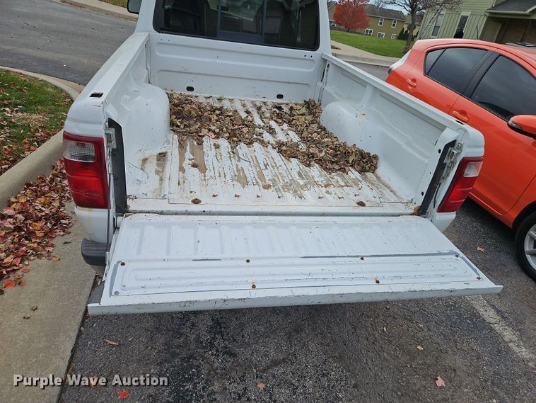 image for item LB9612 2001 Ford Ranger  Crew Cab pickup truck