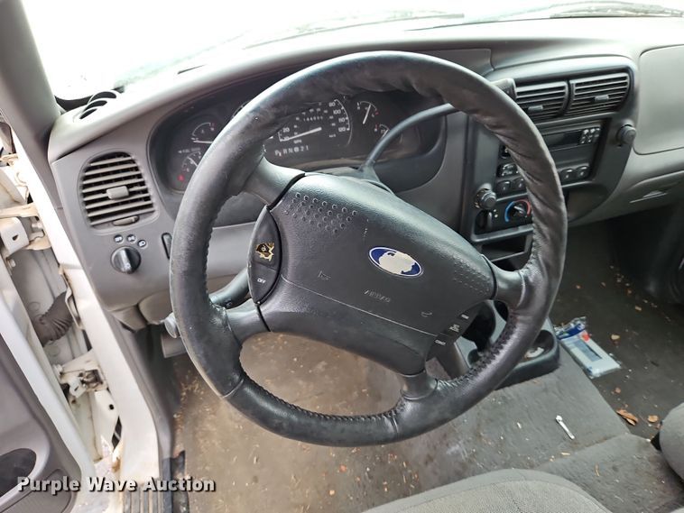 image for item LB9612 2001 Ford Ranger  Crew Cab pickup truck