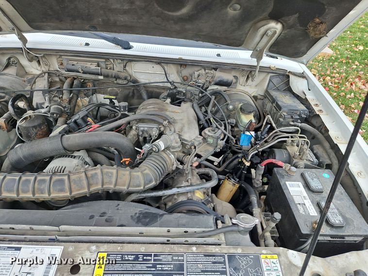 image for item LB9612 2001 Ford Ranger  Crew Cab pickup truck