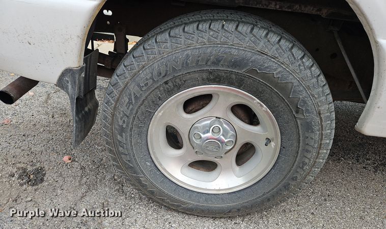 image for item LB9612 2001 Ford Ranger  Crew Cab pickup truck