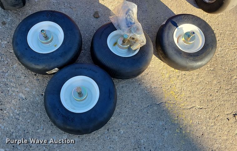 image for item LC9283 2019 Exmark Turf Tracer X-Series  ZTR lawn mower