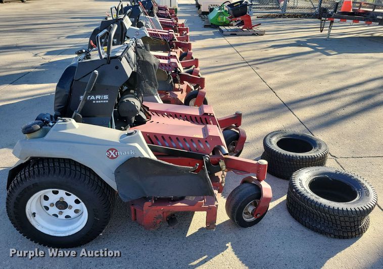 image for item LC9284 2019 Exmark Staris S-Series  ZTR lawn mower