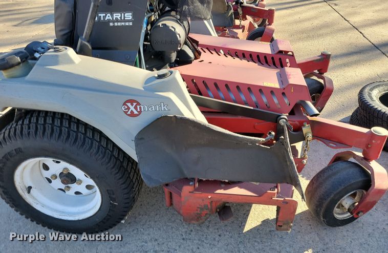 image for item LC9284 2019 Exmark Staris S-Series  ZTR lawn mower