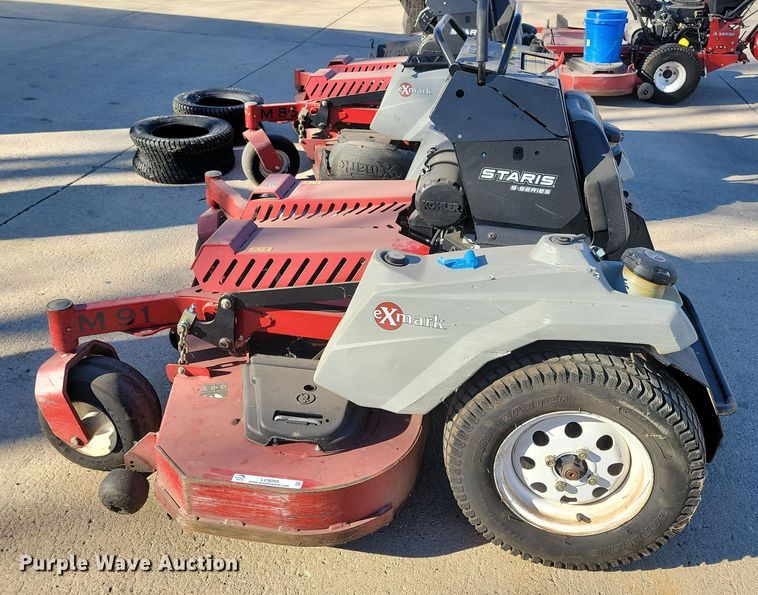 image for item LC9285 2019 Exmark Staris S-Series  ZTR lawn mower