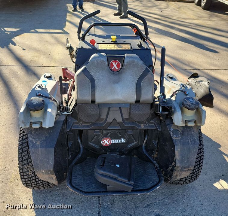 image for item LC9286 2019 Exmark Staris S-Series  ZTR lawn mower