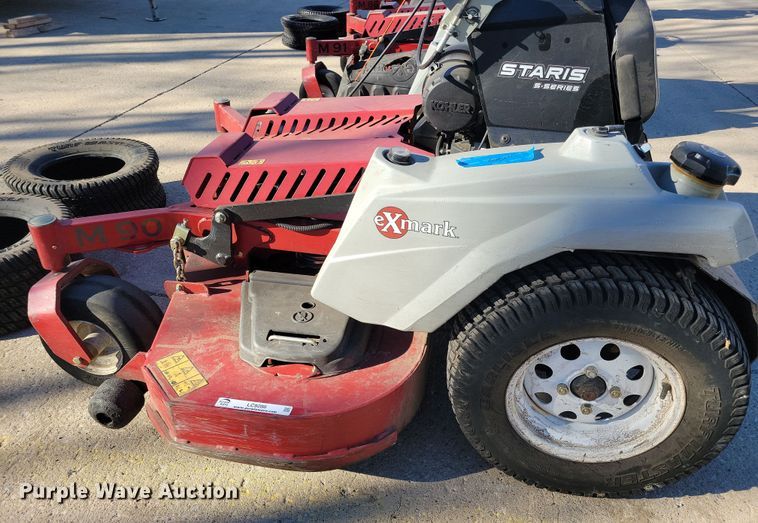image for item LC9286 2019 Exmark Staris S-Series  ZTR lawn mower