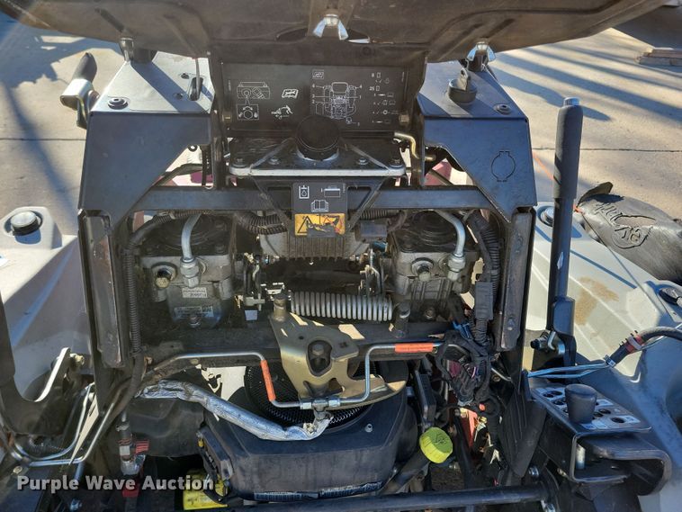 image for item LC9286 2019 Exmark Staris S-Series  ZTR lawn mower