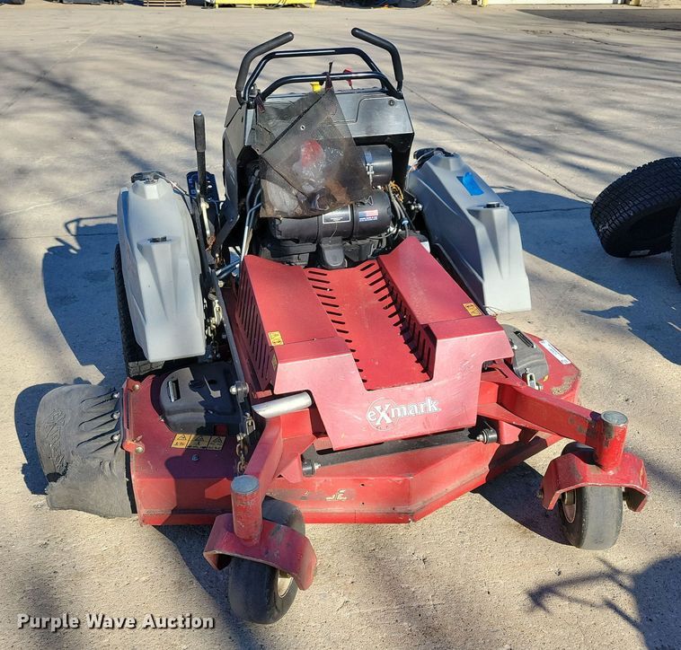 image for item LC9287 2019 Exmark Staris S-Series  ZTR lawn mower