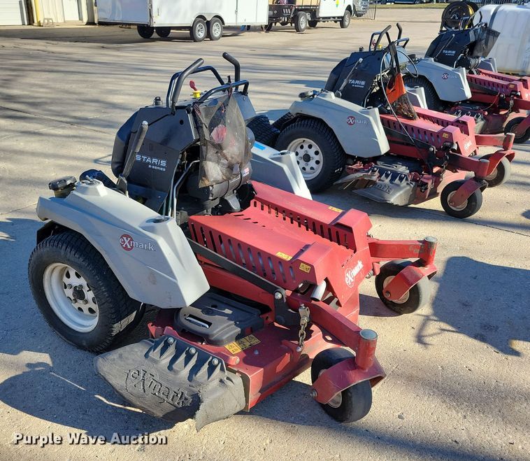 image for item LC9287 2019 Exmark Staris S-Series  ZTR lawn mower