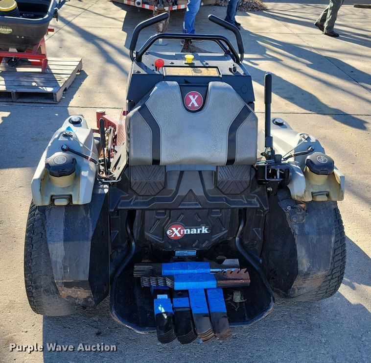 image for item LC9287 2019 Exmark Staris S-Series  ZTR lawn mower