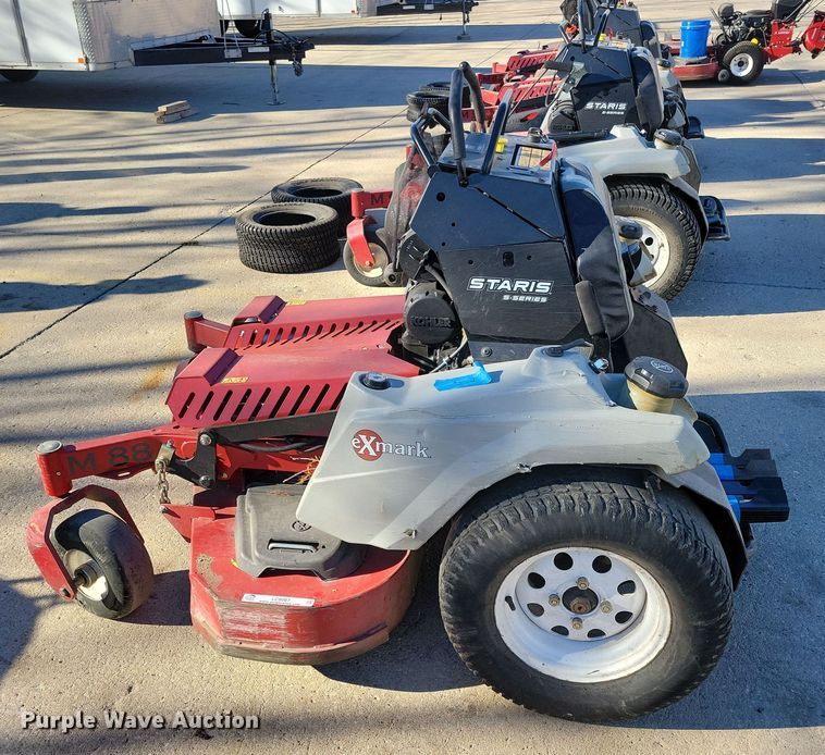 image for item LC9287 2019 Exmark Staris S-Series  ZTR lawn mower