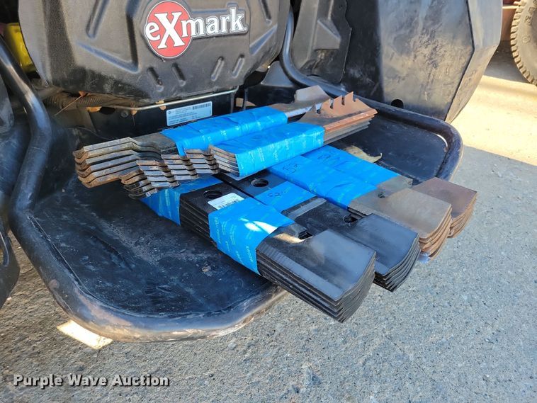 image for item LC9287 2019 Exmark Staris S-Series  ZTR lawn mower