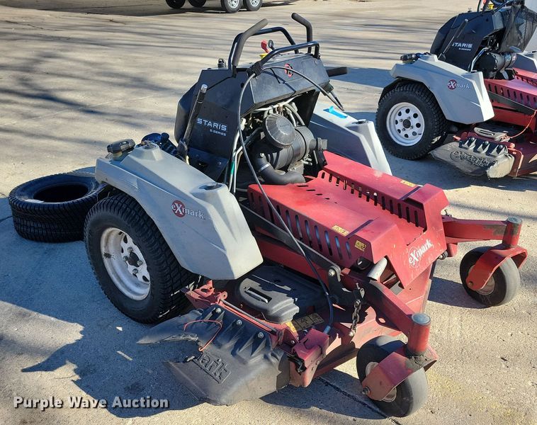 image for item LC9288 2019 Exmark Staris S-Series  ZTR lawn mower
