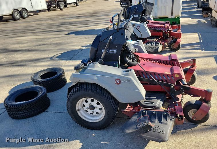 image for item LC9288 2019 Exmark Staris S-Series  ZTR lawn mower