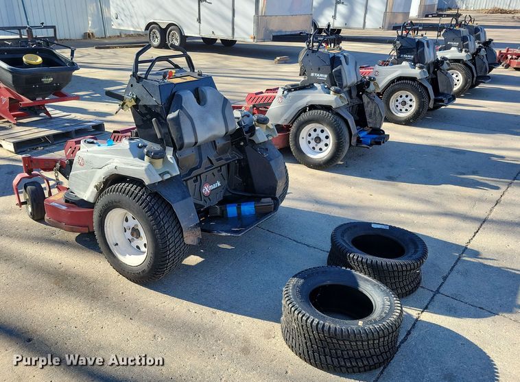 image for item LC9288 2019 Exmark Staris S-Series  ZTR lawn mower