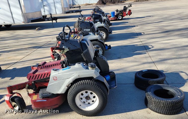 image for item LC9288 2019 Exmark Staris S-Series  ZTR lawn mower