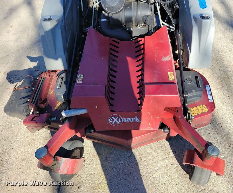 image for item LC9288 2019 Exmark Staris S-Series  ZTR lawn mower