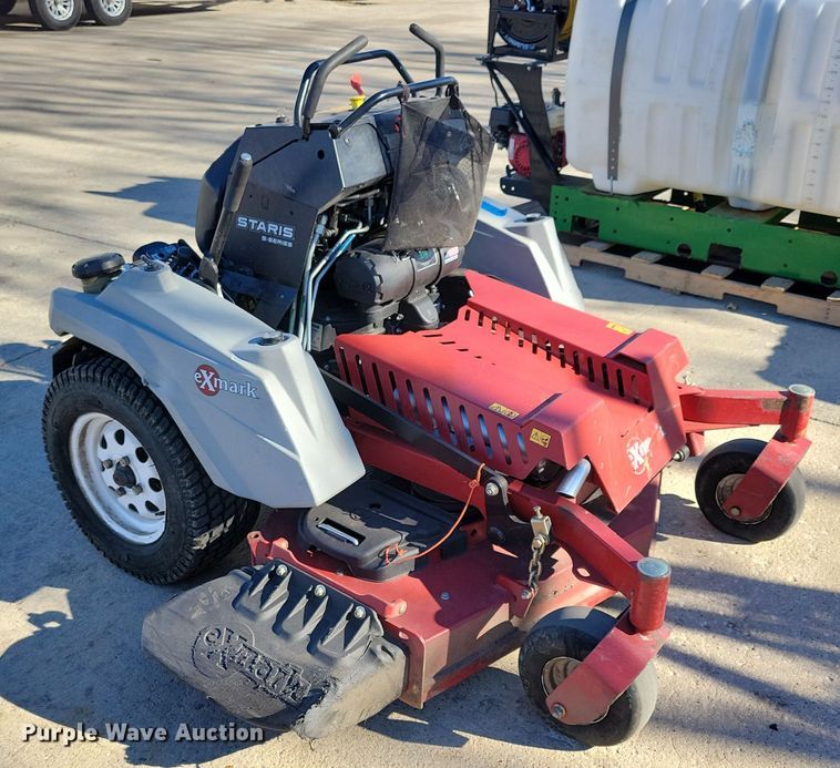 image for item LC9289 2019 Exmark Staris S-Series  ZTR lawn mower