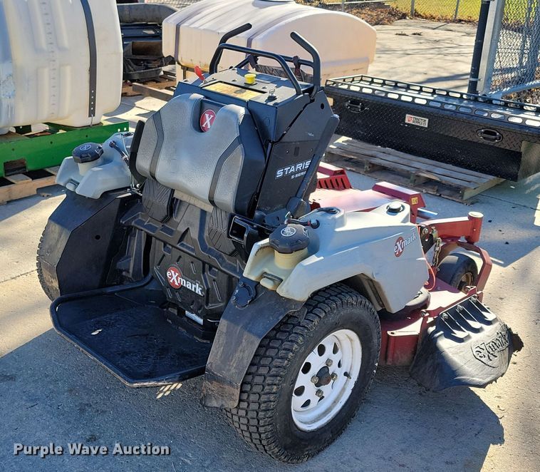 image for item LC9289 2019 Exmark Staris S-Series  ZTR lawn mower