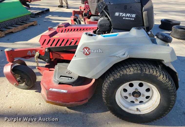 image for item LC9289 2019 Exmark Staris S-Series  ZTR lawn mower