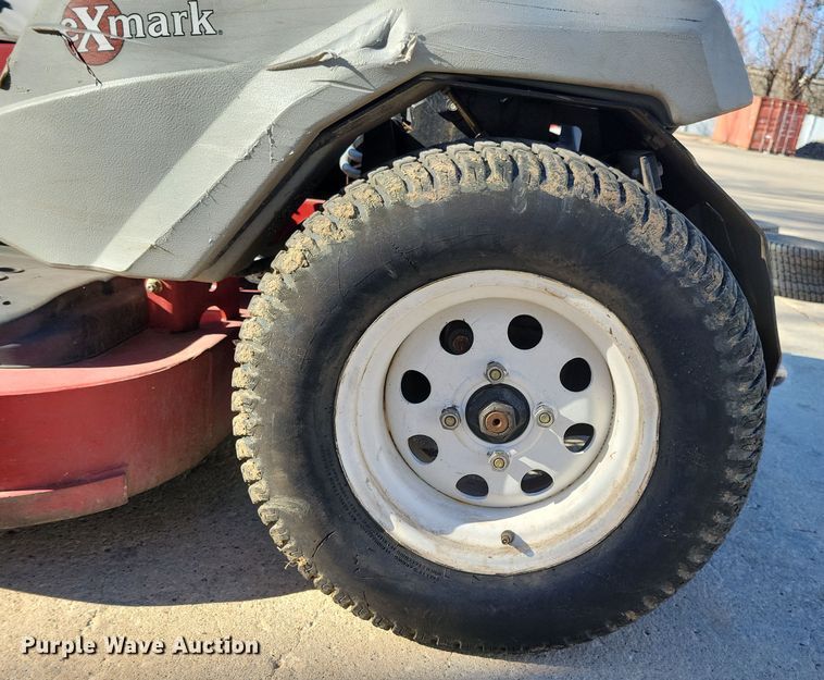 image for item LC9289 2019 Exmark Staris S-Series  ZTR lawn mower