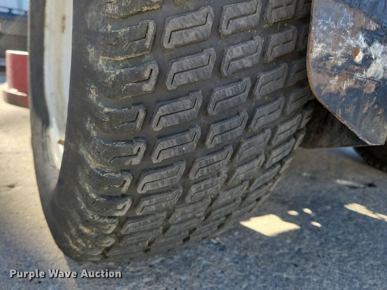 image for item LC9289 2019 Exmark Staris S-Series  ZTR lawn mower