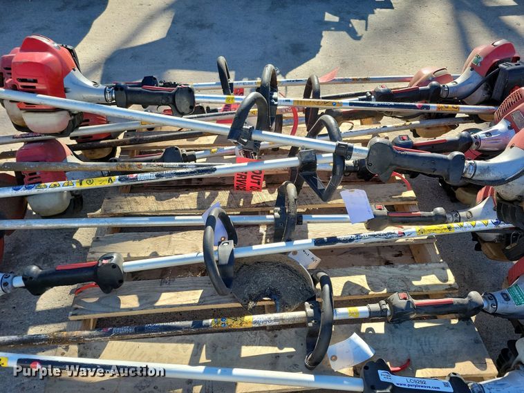 image for item LC9292 Lawn equipment