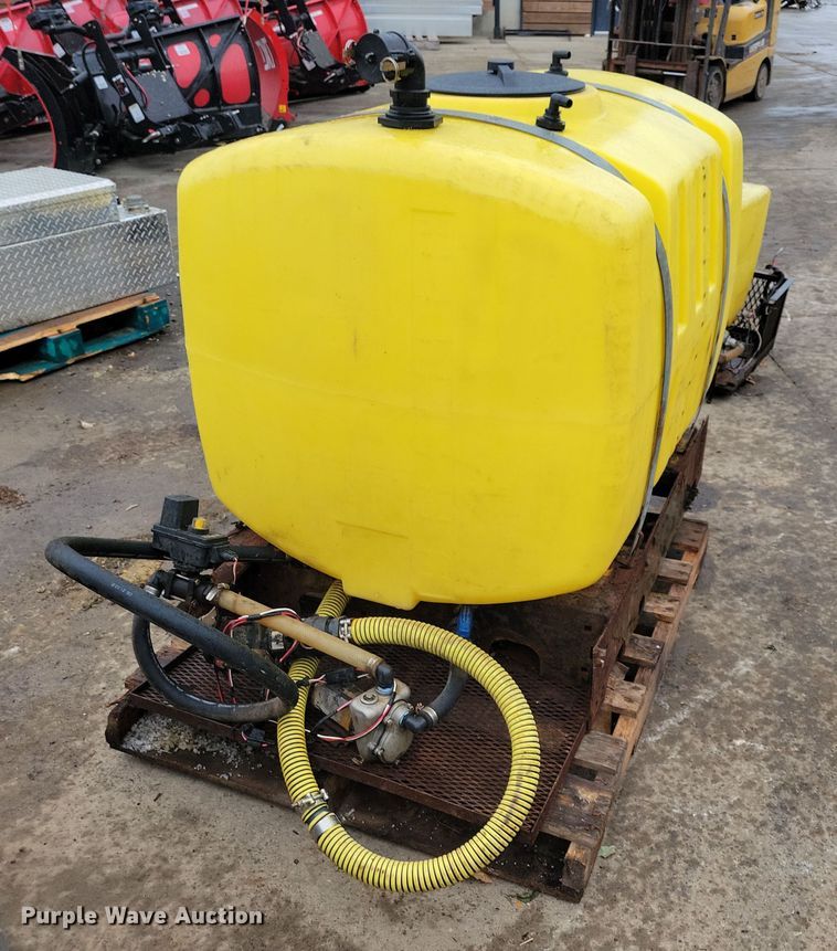 image for item LC9293 (4) poly water tanks