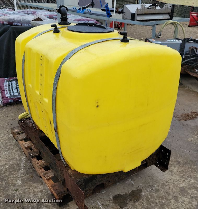 image for item LC9293 (4) poly water tanks