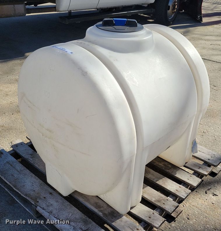 image for item LC9293 (4) poly water tanks