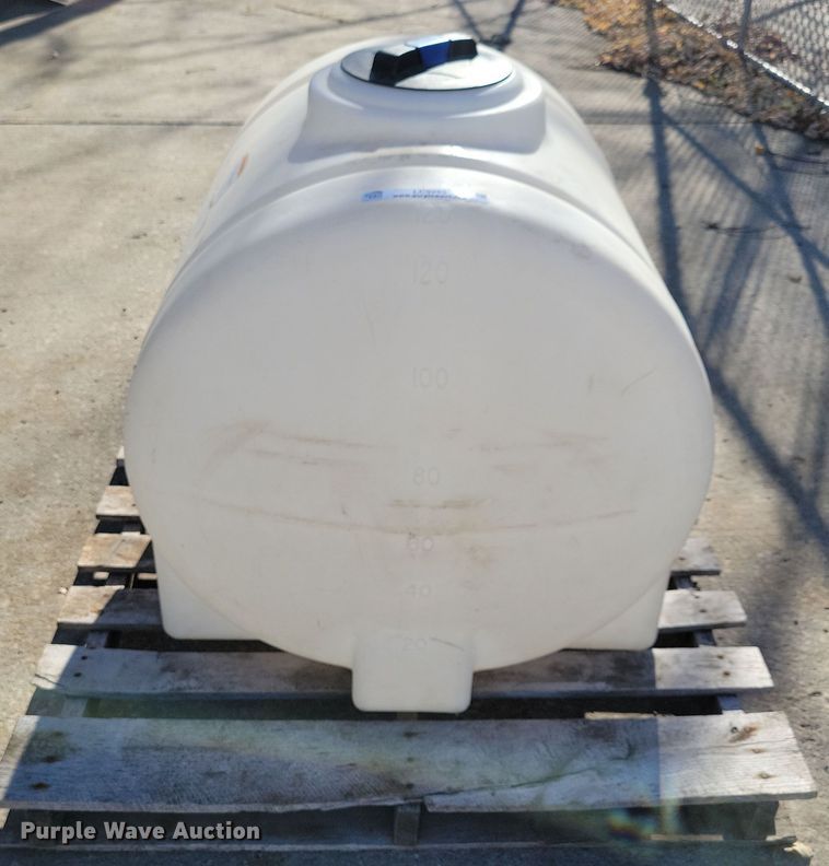 image for item LC9293 (4) poly water tanks