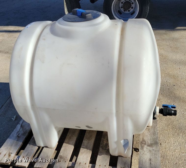 image for item LC9293 (4) poly water tanks