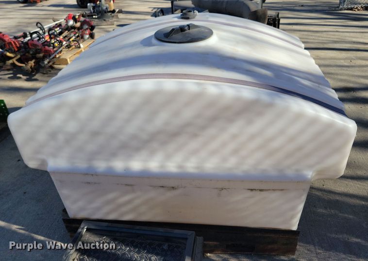 image for item LC9293 (4) poly water tanks