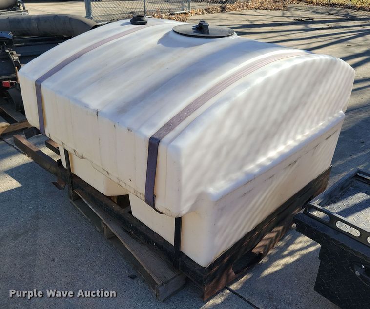 image for item LC9293 (4) poly water tanks