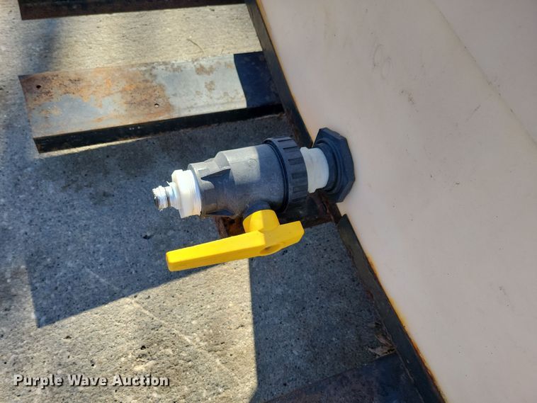 image for item LC9293 (4) poly water tanks