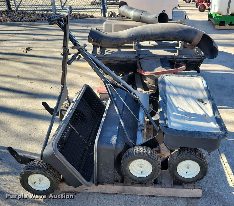 image for item LC9294 (3) Buyers Salt Dogg spreaders