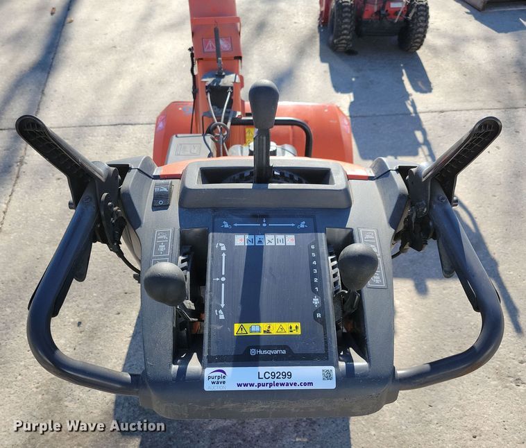 image for item LC9299 2015 Husqvarna ST230P  snow blower