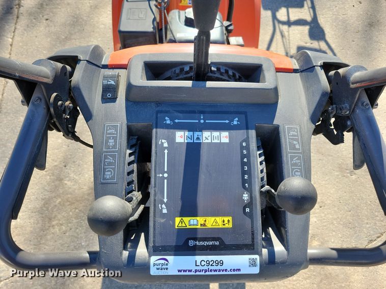 image for item LC9299 2015 Husqvarna ST230P  snow blower