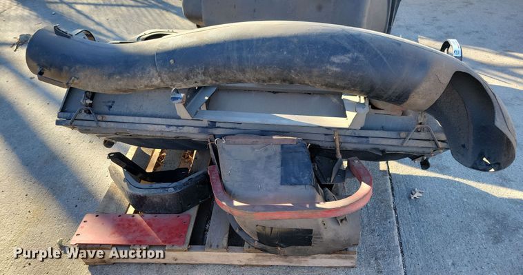 image for item LC9300 Exmark  grass bagger