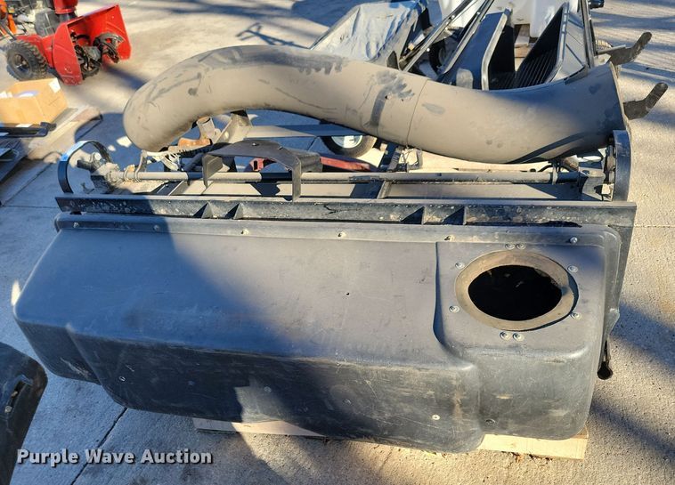 image for item LC9300 Exmark  grass bagger