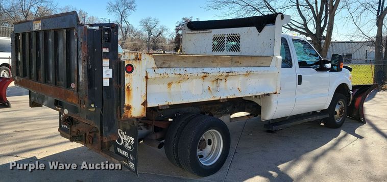 image for item LC9305 2013 Ford F350 Super Duty  SuperCab dump bed pickup truck
