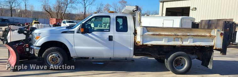 image for item LC9305 2013 Ford F350 Super Duty  SuperCab dump bed pickup truck