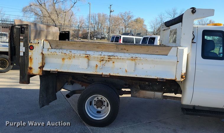 image for item LC9305 2013 Ford F350 Super Duty  SuperCab dump bed pickup truck